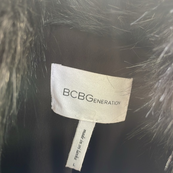 BCBG faux fur vest with lining - Picture 3 of 5